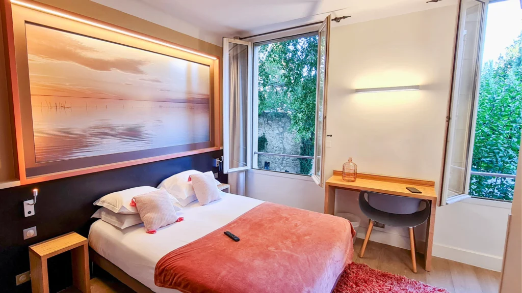 Hotel Spa le Calendal arles chambre vue sur le jardin centenaire