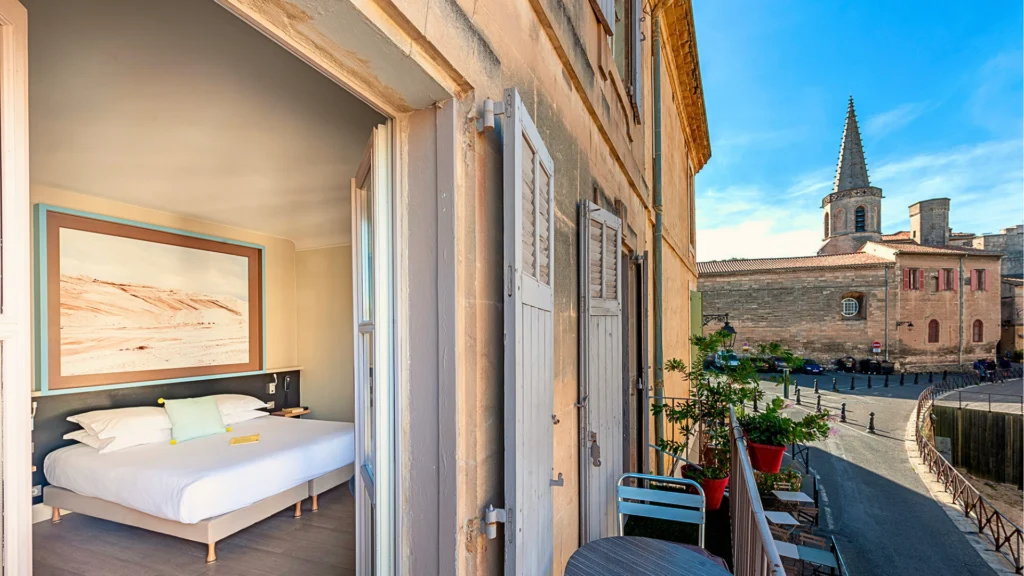 Hotel Spa le Calendal arles chambre vue sur les arènes
