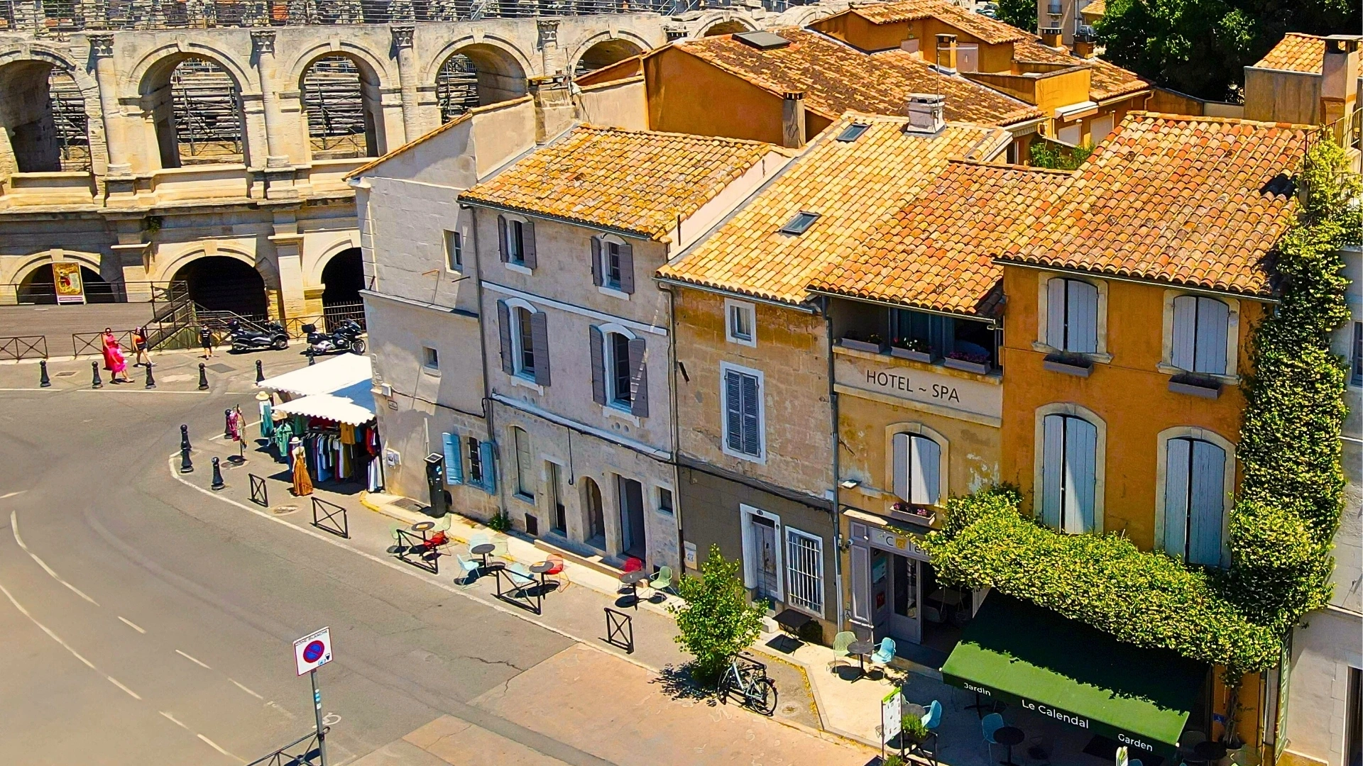 Facade hotel spa le calendal